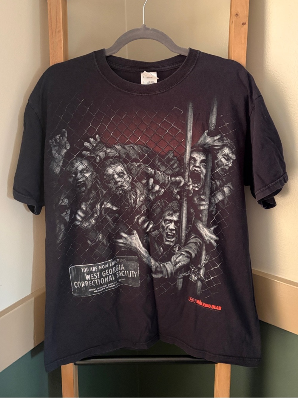 The Walking Dead Black Graphic Tee - Men’s Short Sleeve Shirt Size Large